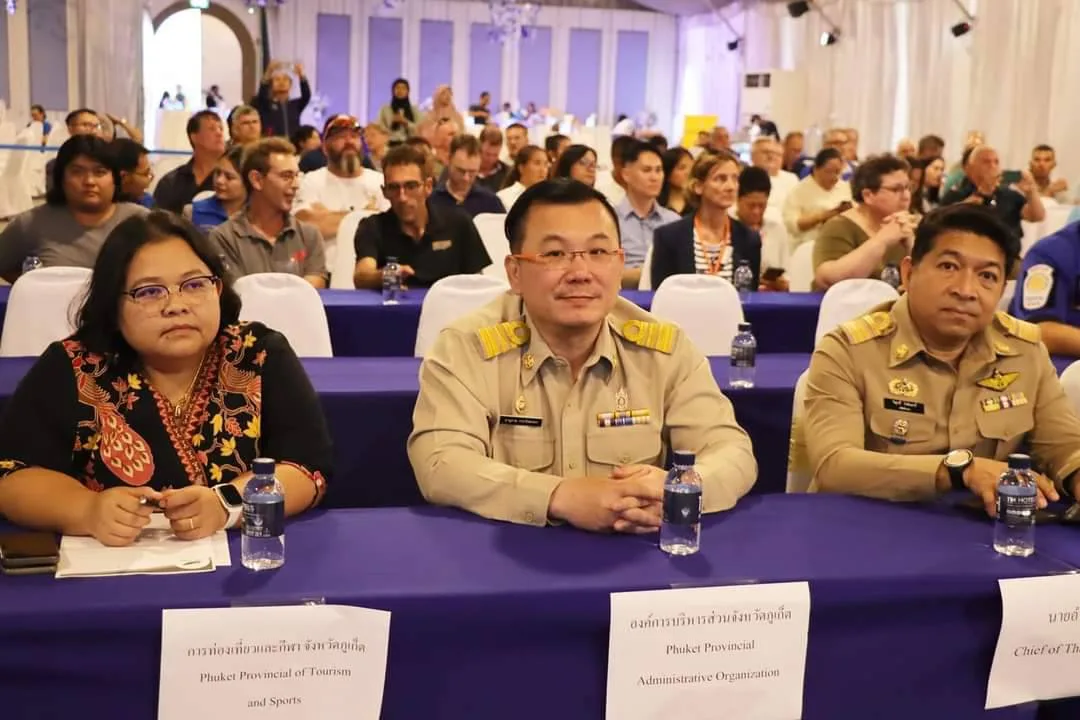 Government and Private Sectors in Phuket Signs MOU on Marine Tourism Industry Safety
