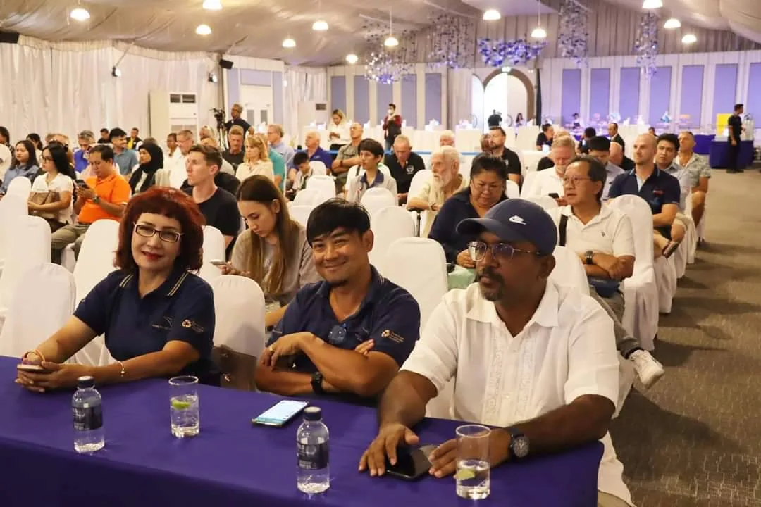 Government and Private Sectors in Phuket Signs MOU on Marine Tourism Industry Safety